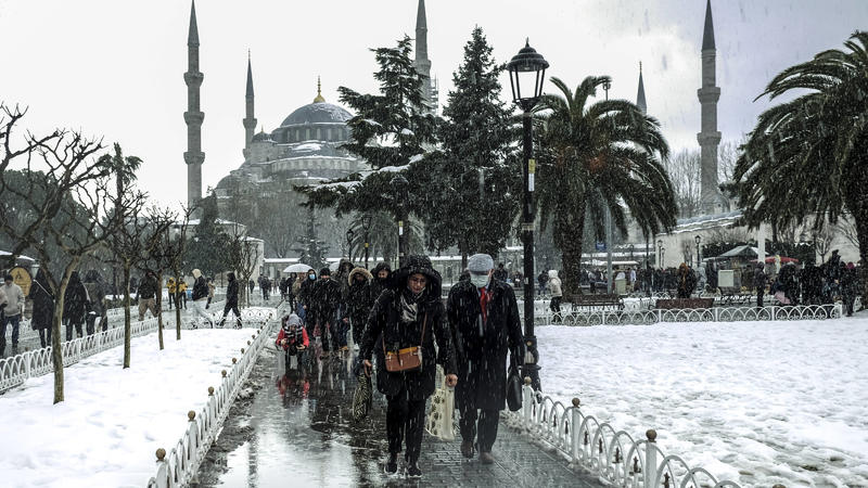 March 13, 2022, istanbul, Istanbul, Turkey: Snow blanketed most of Turkey s metropole Sunday. A view of Sultan Ahmet Mosque under the snow in Istanbul. istanbul Turkey - ZUMAs278 20220313_zip_s278_013 Copyright: xSerkanxSenturkx