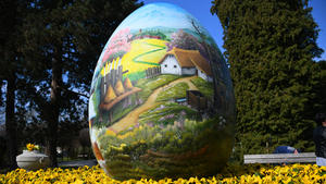 A traditional pre-Easter exhibition of huge Easter eggs has opened in the center of Koprivnica Easter eggs painted with traditional motifs using the Hlebine naive painting technique are on display in the park. In the heart of Podravina, in the center of Koprivnica, the traditional pre-Easter exhibition of huge Easter eggs Pisanica od srca Easter egg from the heart was opened. Over the years, Easter eggs have become not only a Croatian, but also a world attraction., in Koprivnica, Croatia, on April 04. 2022. DamirxSpehar/PIXSELL 