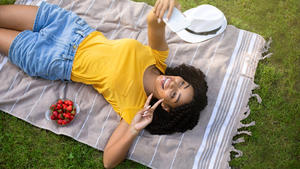 3 ideale Picknickdecken für warme Tage