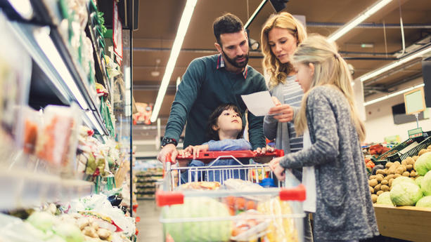 Corona-Tests, Kinderbonus, Stromkosten, Paketpreise und mehr: Für Verbraucherinnen und Verbraucher stehen im neuen Monat jede Menge Veränderungen an. Die wichtigsten Infos.