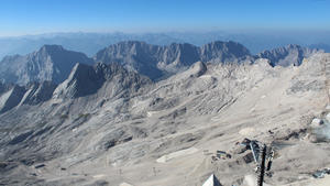 zugspitze bild schnee juli