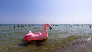  Der Scharbeutzer Strand. Hitze in der Lübecker Bucht, 20.07.22 Schleswig-Holstein Germany *** The Scharbeutzer Strand heat in the Lübeck Bay, 20 07 22 Schleswig Holstein Germany Copyright: xAgentur54Gradx/xFelixxKoenigx