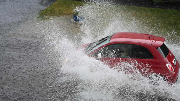 Hitze, Unwetter, gefärbte Seen, Waldbrände, Wirbelstürme – die Liste könnte noch unendlich so weitergeführt werden, denn rund um das Thema Wetter passiert täglich etwas. Wir berichten über die interessantesten Nachrichten.