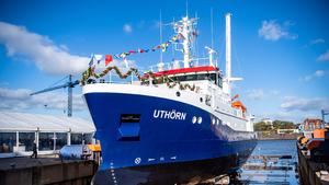 Das neue Forschungsschiff «Uthörn» steht in der Fassmer Werft. Die neue «Uthörn» ersetzt den 1982 in Dienst gestellten Forschungskutter gleichen Namens. Der Neubau soll das erste Seeschiff weltweit mit einem umweltfreundlichen und nachhaltigen Methanol-Antrieb sein und wird vom Alfred-Wegener-Institut (AWI) genutzt werden.