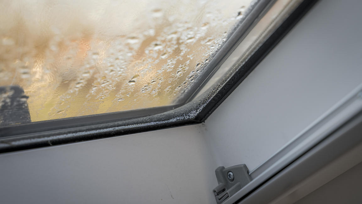 Was tun gegen beschlagene Fenster im Winter?