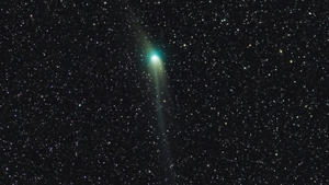 Komet C/2022 E3 am Nachthimmel. Anfang Februar ist er am Himmel zu sehen.