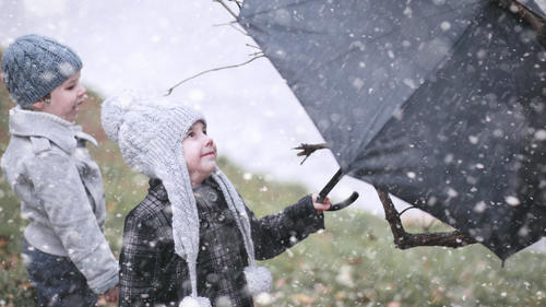 Neben Sturmböen macht auch der Schnee mit beim Wettergeschehen.