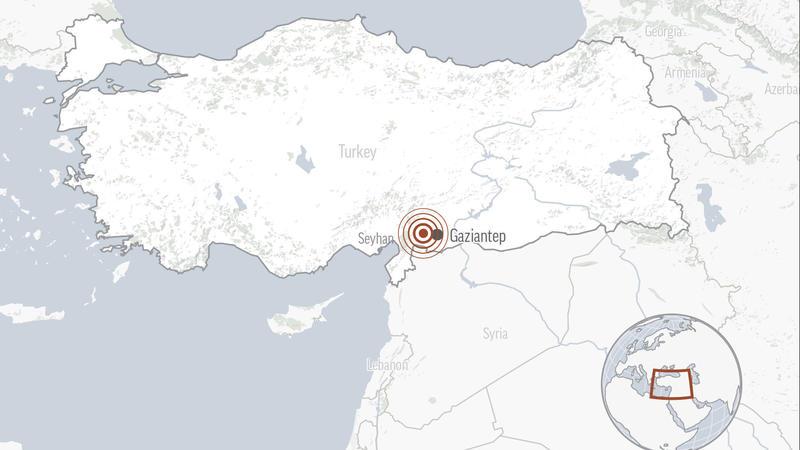 06.02.2023, Türkei, ---: Die AP-Grafik zeigt den ungefähren Ort eines Erdbebens am frühen Montag im Südosten der Türkei. Zwei heftige Erdbeben der Stärke 7,4 und 7,9 haben kurz nacheinander am frühen Montagmorgen den Südosten der Türkei erschüttert. 