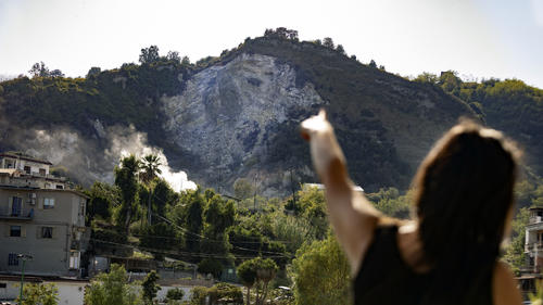 Earthquake in Naples Campi Flegrei, the strongest shock in the last 40 years Editorial Usage Only / action press