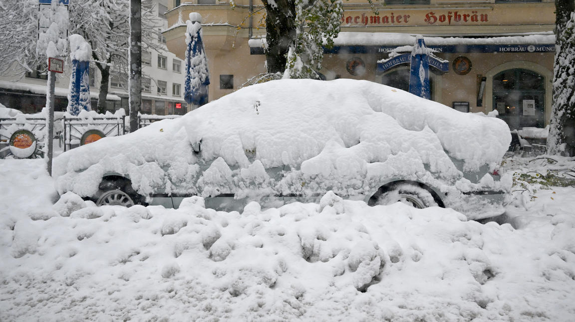 Extrem-Wetter Deutschland: Schnee-Chaos Im Süden Von Deutschland ...