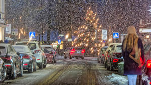 Winteridylle. Vorweihnachtliche Stimmung im oberbayerischen Traunstein. Traunstein Bayern Deutschland *** Winter idyll Pre-Christmas atmosphere in Upper Bavarian Traunstein Traunstein Bavaria Germany Copyright: xRolfxPossx