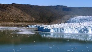 Ein Gletscher bei Ilulissat, aufgenommen am Freitag (17.08.2007) in Grönland. Foto: Ulrich Scharlack +++(c) dpa - Report+++
