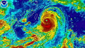 Extremer Taifun nimmt Kurs auf Japan
