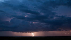 dpatopbilder Ein Gewitter tobt am 11.08.2014 vor Westerhever (Schleswig-Holstein) über der Nordsee. Foto: Daniel Reinhardt/dpa +++(c) dpa - Bildfunk+++