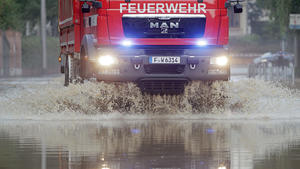 Mega-Regenfälle: Halb Deutschland bekommt richtig nasse Füße