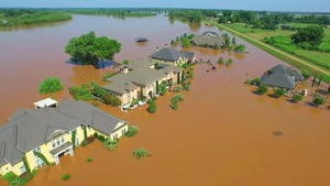 Red River überflutet Hunderte von Häusern