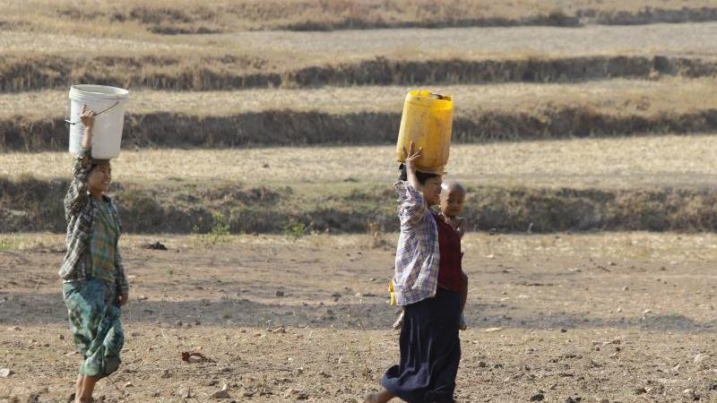 Dürre in Myanmar: El Niño hat das sonst wasserreiche Land austrocknen lassen. Foto: Hein Htet/Archiv