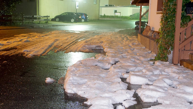 Unwetter sorgt für weiße Straßen