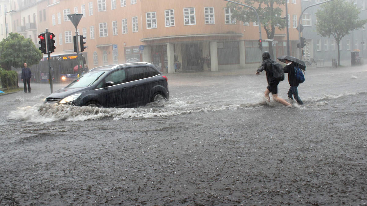 Der Regen in Berlin lässt nach, die Stadt räumt auf. wetter.de