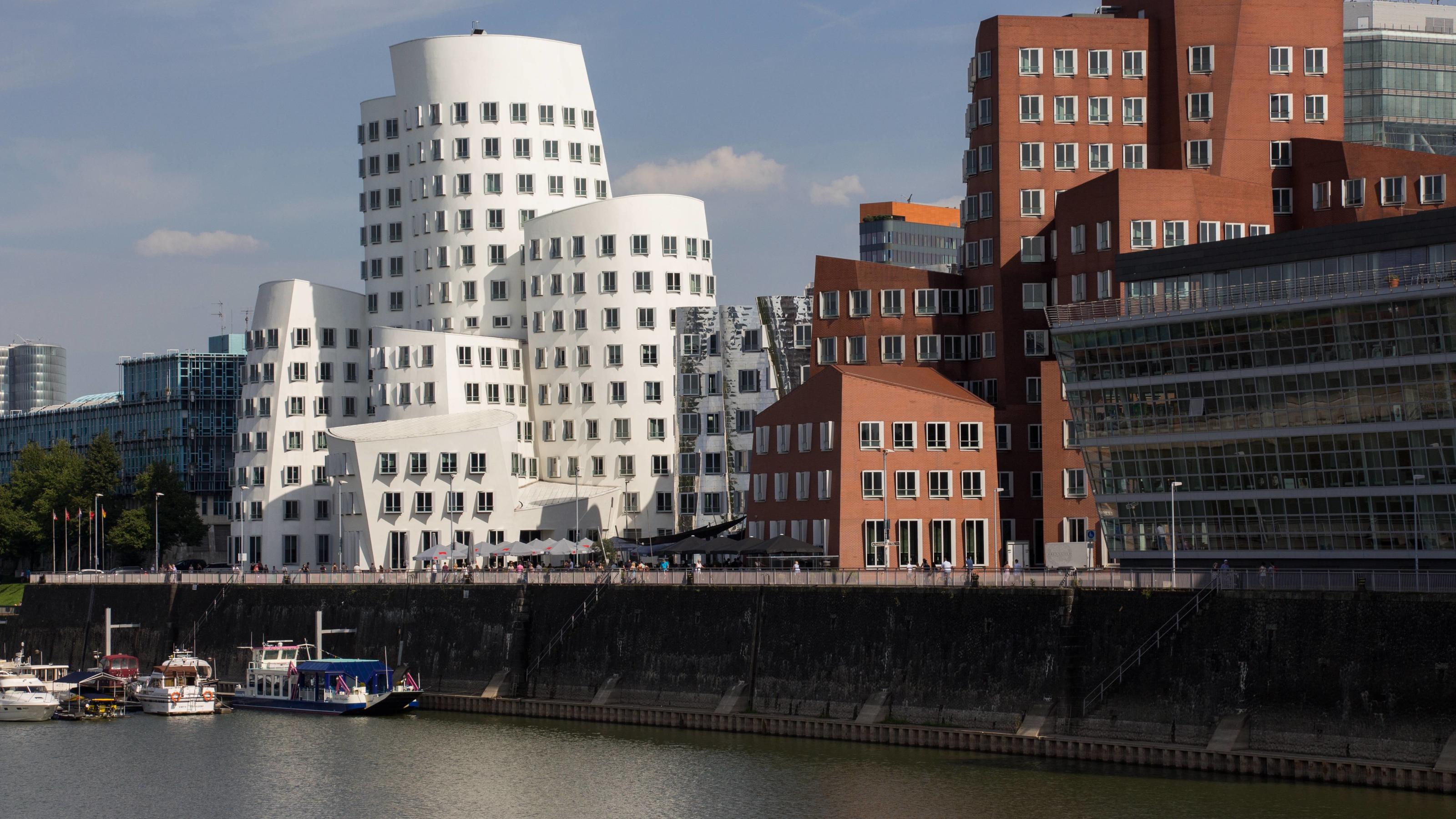 Ausflugtipp ür gutes Wetter: Medienhafen in Düsseldorf