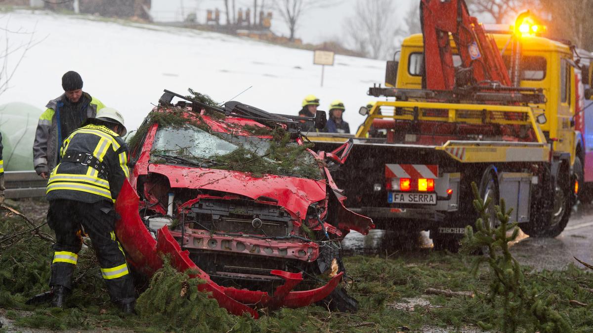 Sturm 'Burglind' fegt über Deutschland wetter.de