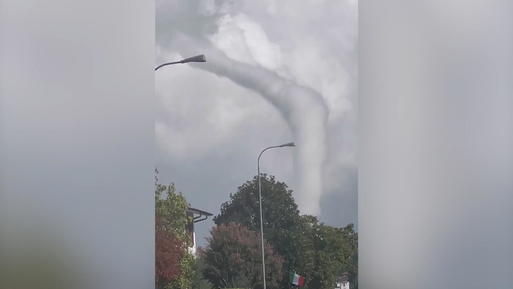 Schwere Unwetter Norditalien Und Schweiz Massive Uberflutungen Erdrutsche Durch Gewitter Starkregen Video Wetter De