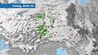 Ruhiges Herbstwetter mit Wolken und Nebel
