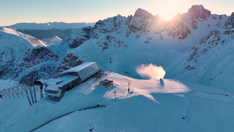 Axamer Lizum erstrahlt im Winterweiß