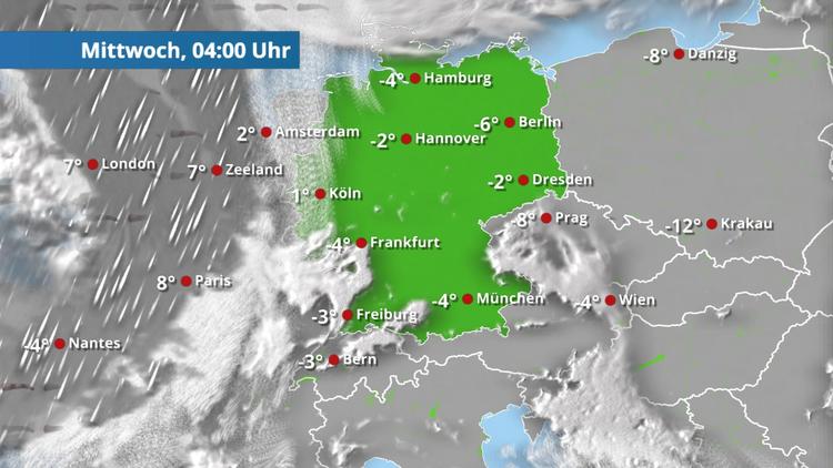 Frostige Nacht mit wenigen Wolken