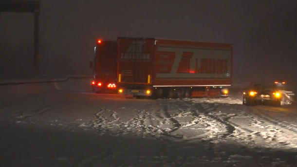 Glättealarm in Deutschland! Schnee-Chaos lähmt Berufsverkehr