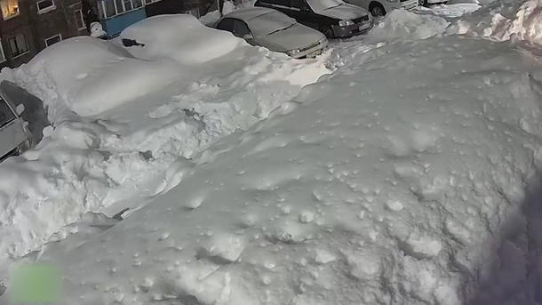 Unwetter-Wahnsinn hält an! Schneechaos verschluckt Ort seit Wochen