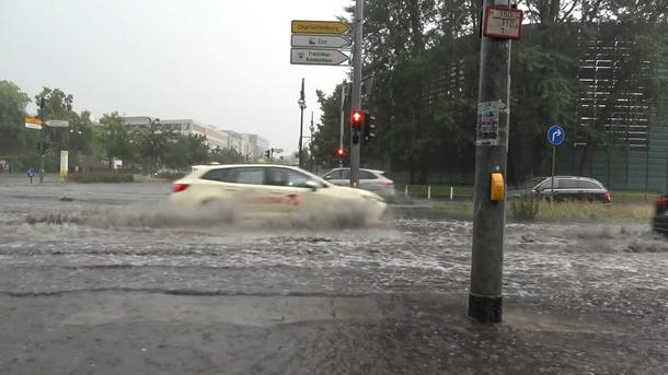Extremwetter in Berlin! Tennis-Finale abgesagt wegen Überflutung