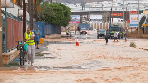 Unwetter-Chaos in Spanien! Menschen flüchten vor Wassermassen